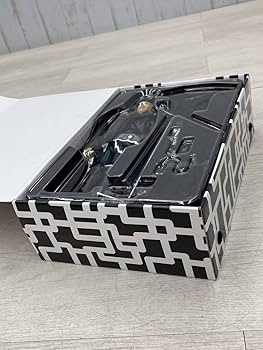 布袋寅泰　30周年　メモリアルフィギュア　未開封 HOTEI 30th ANNIVERSARY MEMORIAL FIGURE : 布袋寅泰 | HMV&BOOKS